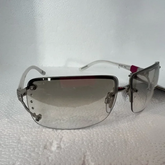 Foster Grant Women's Rimless Sunglasses in Silver and Clear - Picture 1 of 9